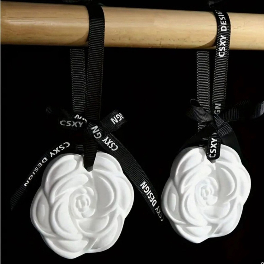 Camellia Scented White Fragrance Pendant – Hanging Car & Home Aromatherapy - Picture 5 of 5